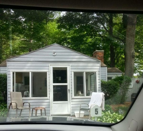 White Stone Pointe Cabins (White Stone Cabin and Motel) - Web Listing (newer photo)